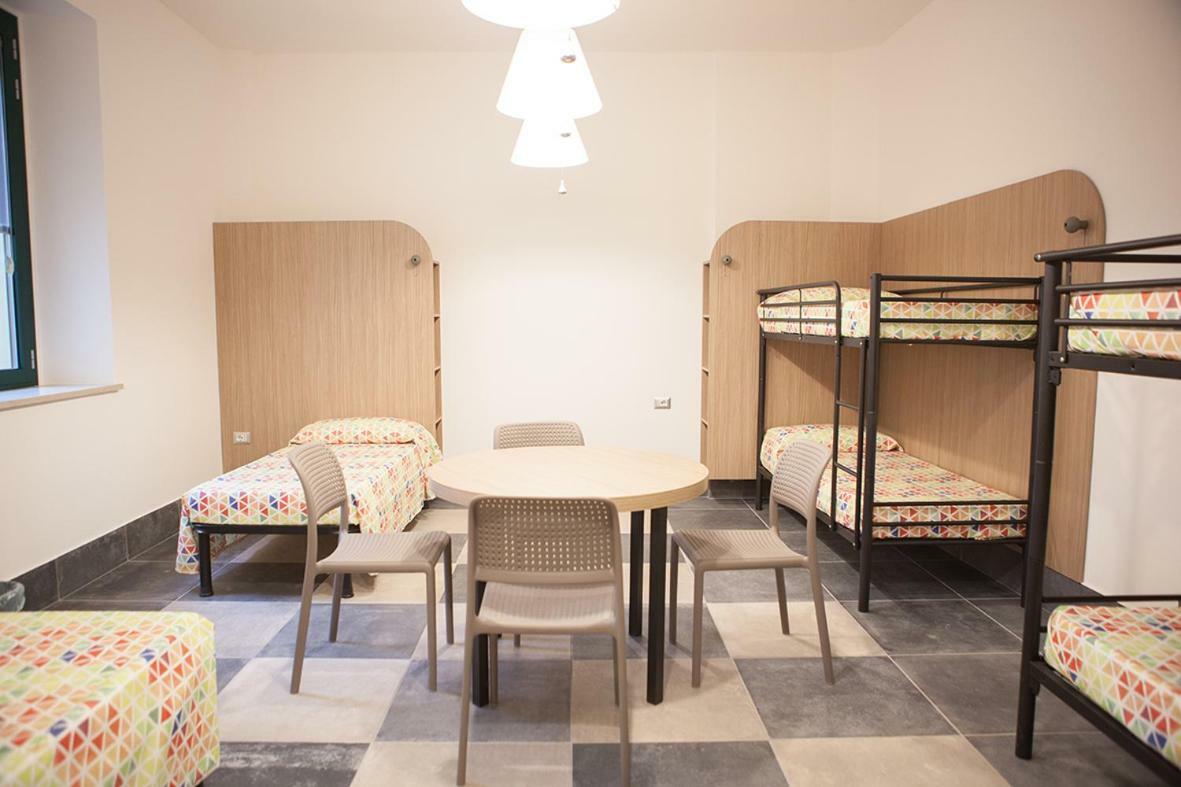 Bett im Frauenschlafsaal mit 6 Betten
